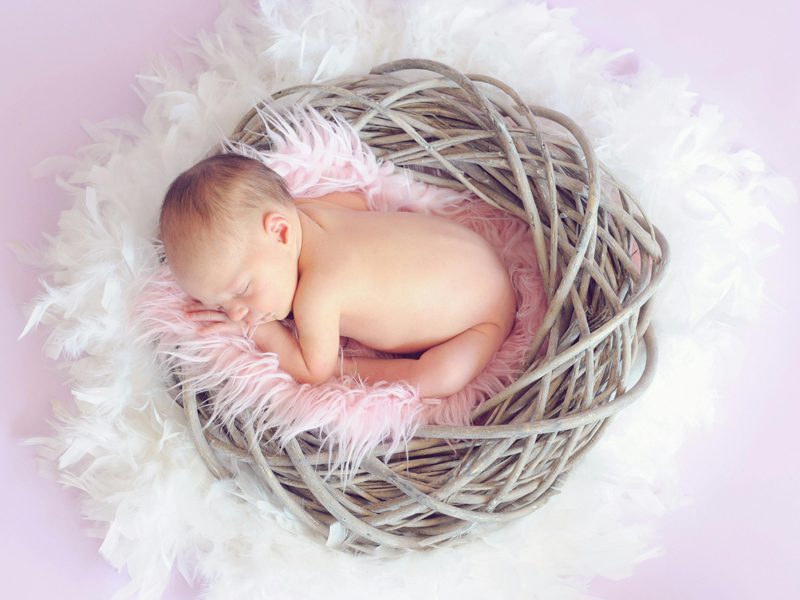 Baby sleeping - Newborn Photo Retouching Services