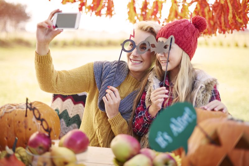 Fall Festival Photo Booth ideas - Selfie from fall party