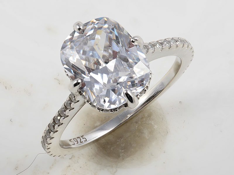 Best Jewlery Photo Retouching Services in USA 24/7 18 Jewlery image editing services for eCommerce in USA - Diamond ring Photo Editing - Before Image