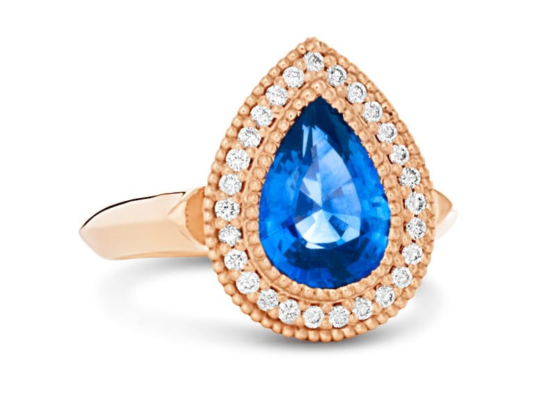 gold bracelet jewelry retouching with shine enhancement