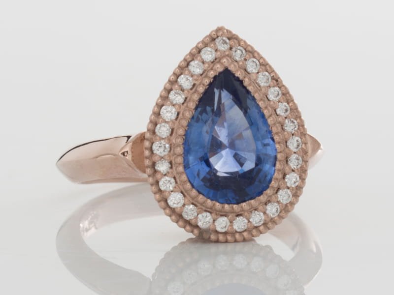 luxury diamond necklace jewelry retouching for product photography