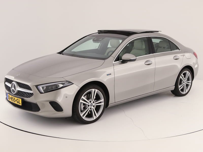vehicle image before background removal and retouching
